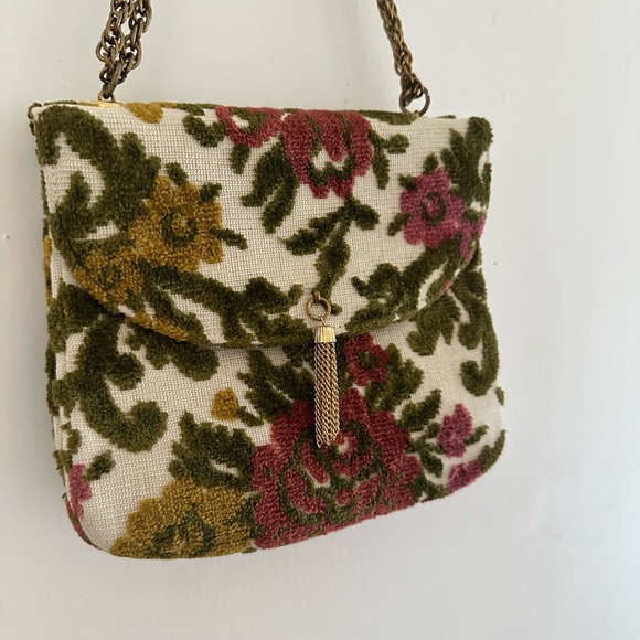 Vintage Floral Tapestry Purse with Brass Chain Strap - Picture 2 of 8